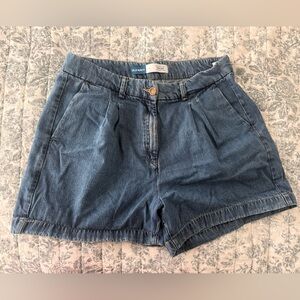 Old Navy Extra High-Waisted Taylor
Trouser Shorts -- 5-inch inseam